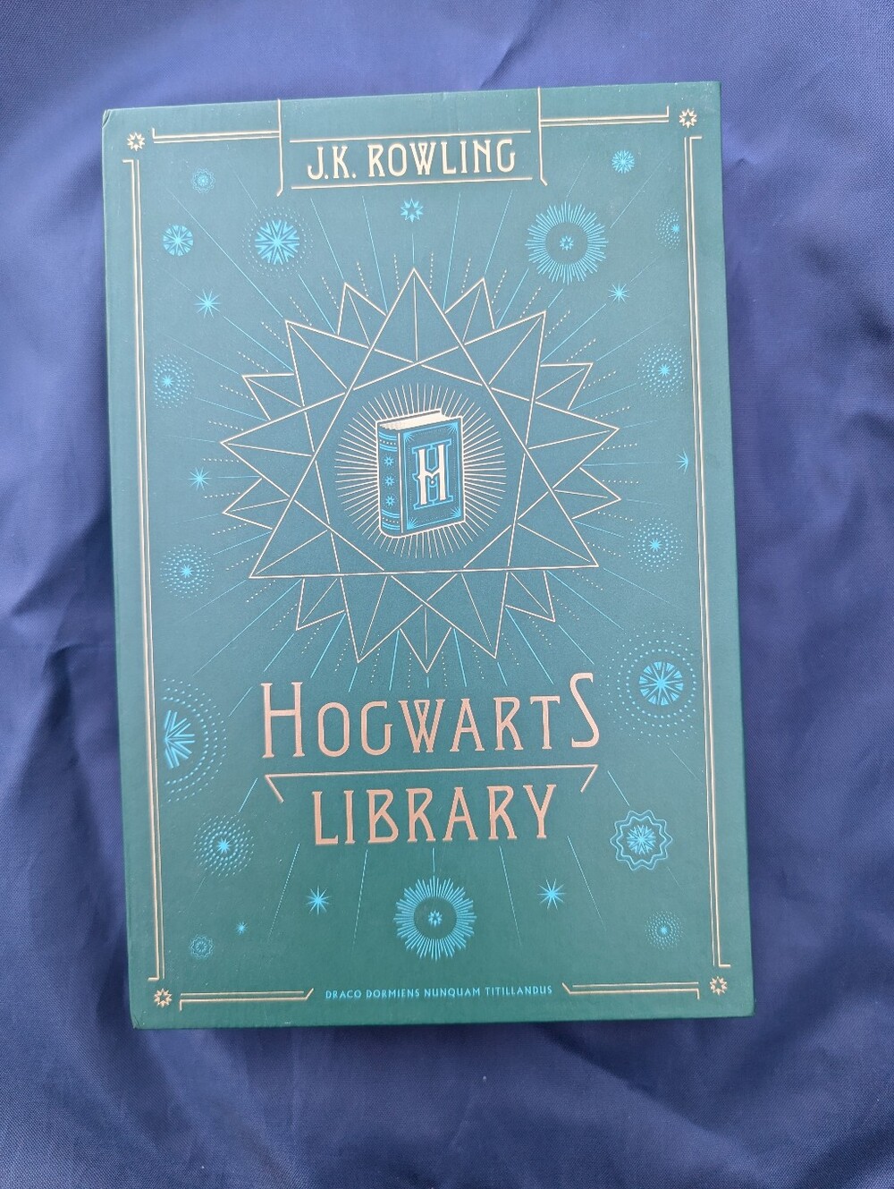 Hogwarts Library Box Set - Picture 2 of 3